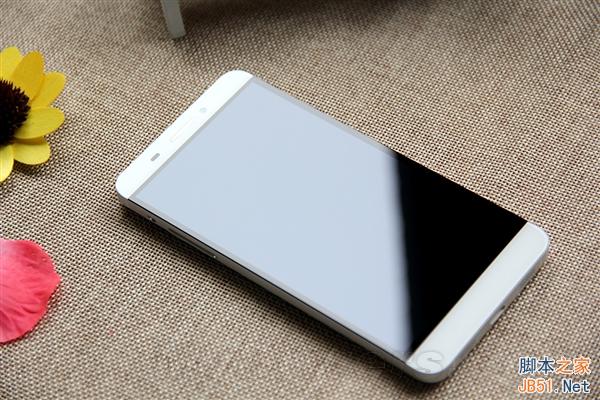 iPhone都哭了 5.5寸乐视手机1开箱图赏