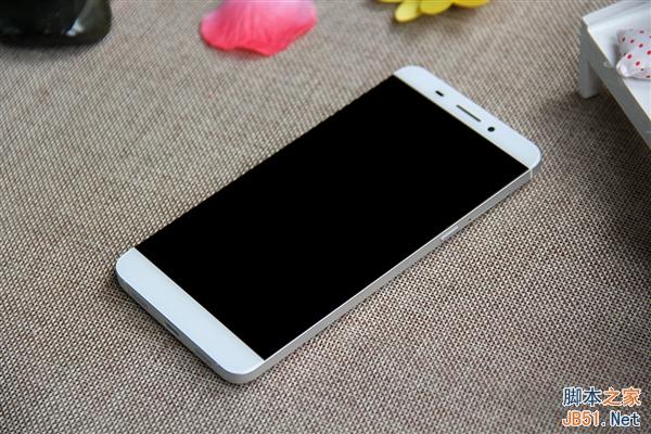 iPhone都哭了 5.5寸乐视手机1开箱图赏