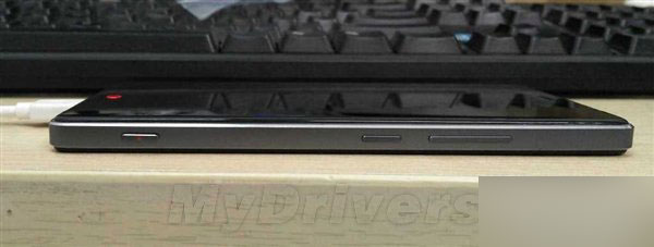 nubia Z9真机完全曝光：绝对的无边框屏