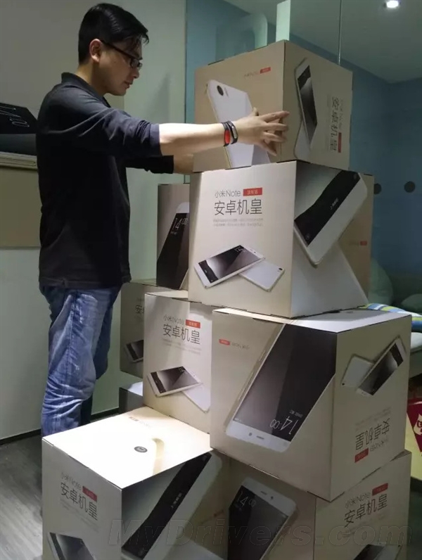 小米Note顶配今日线下开卖!米粉彻夜排队