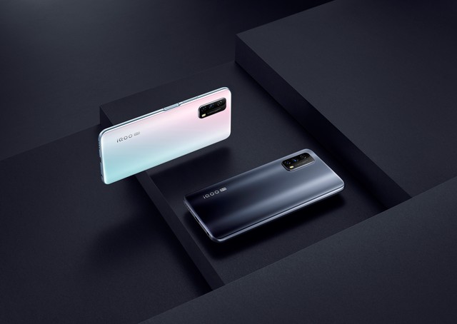 畅快不止120Hz竞速屏 双模5G新机iQOO Z1x明天见