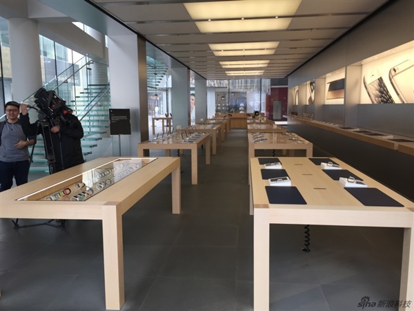 Apple Watch今日开卖:12万的戴上啥感觉?