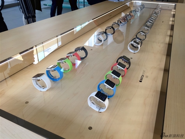 Apple Watch今日开卖:12万的戴上啥感觉?