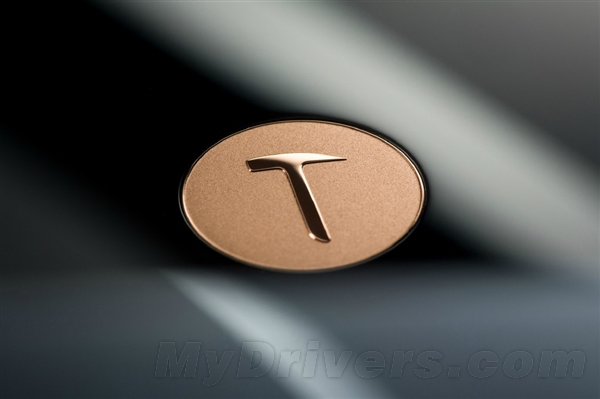 2480元！锤子手机一周年纪念版上市：Logo大亮