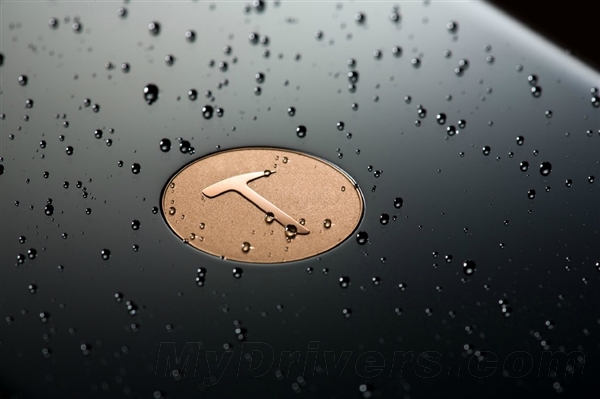 2480元！锤子手机一周年纪念版上市：Logo大亮