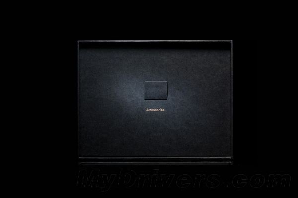 2480元！锤子手机一周年纪念版上市：Logo大亮