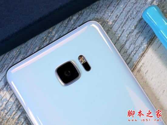 HTC U Ultra值得买吗？HTC U Ultra手机全面深度评测图解