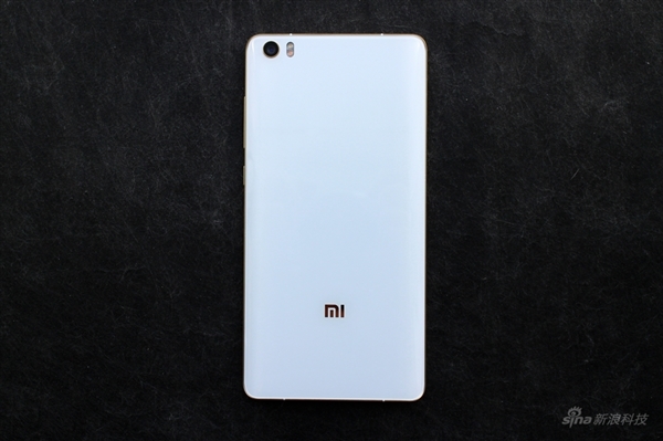 小米Note顶配开箱图赏：土豪金边框大亮