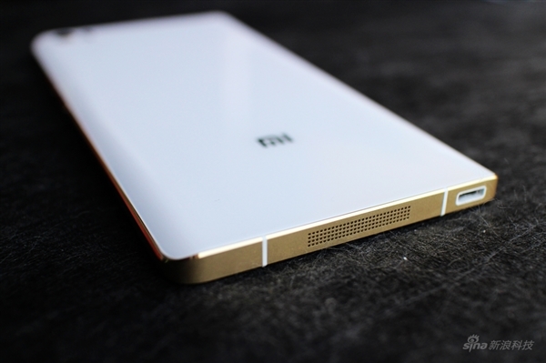 小米Note顶配开箱图赏：土豪金边框大亮