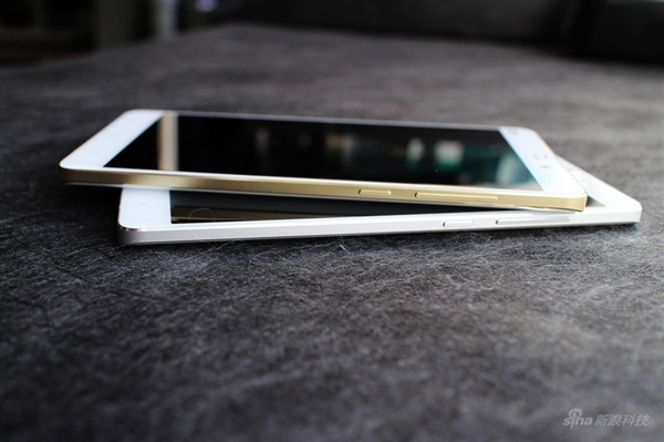 小米Note顶配开箱图赏：土豪金边框大亮