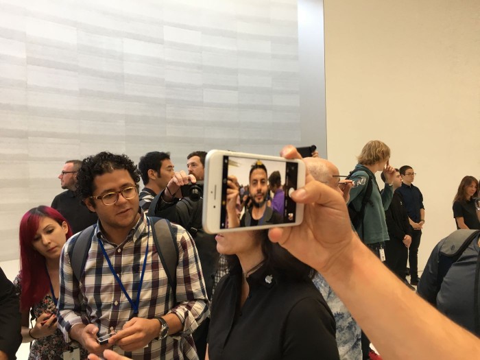 iPhone8/8 Plus好看吗？苹果iPhone8/8 Plus真机上手图赏