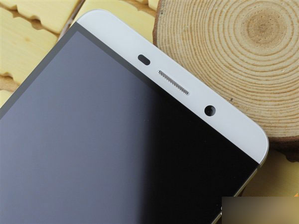 号称无边框ID：乐视手机1Pro高清图赏