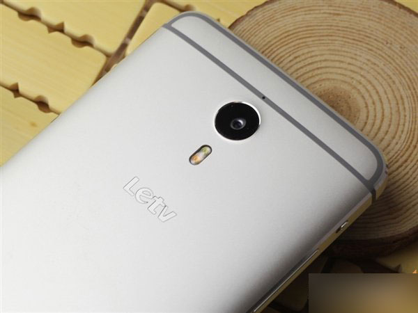 号称无边框ID：乐视手机1Pro高清图赏