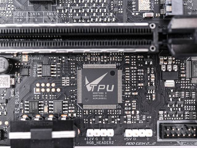 华硕Z490主板首测解析 对比上代提升了什么？ 