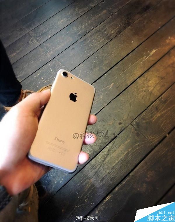 iPhone 7、7 Plus、7 Pro外形齐曝光!