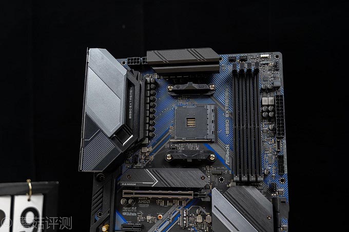 一块性价比超高的B550主板、华擎(ASRock)B550 Extreme4极限玩家主板 评测