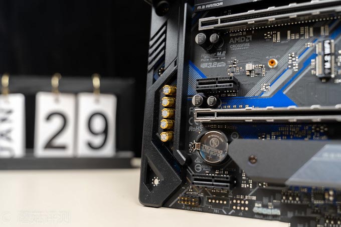 一块性价比超高的B550主板、华擎(ASRock)B550 Extreme4极限玩家主板 评测