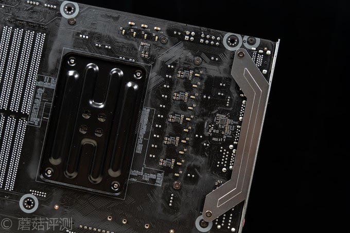一块性价比超高的B550主板、华擎(ASRock)B550 Extreme4极限玩家主板 评测