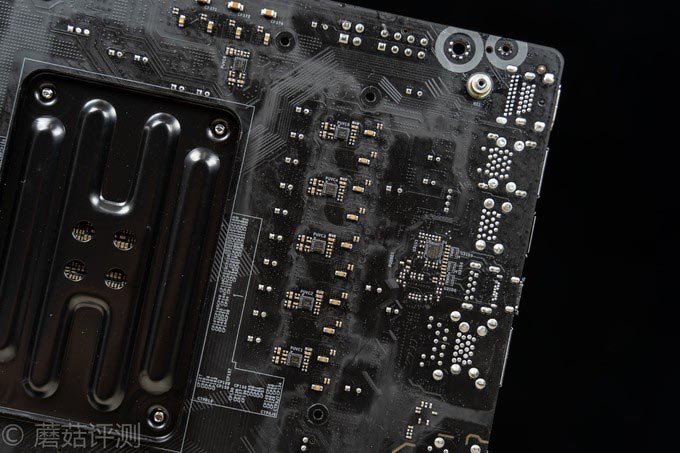 一块性价比超高的B550主板、华擎(ASRock)B550 Extreme4极限玩家主板 评测