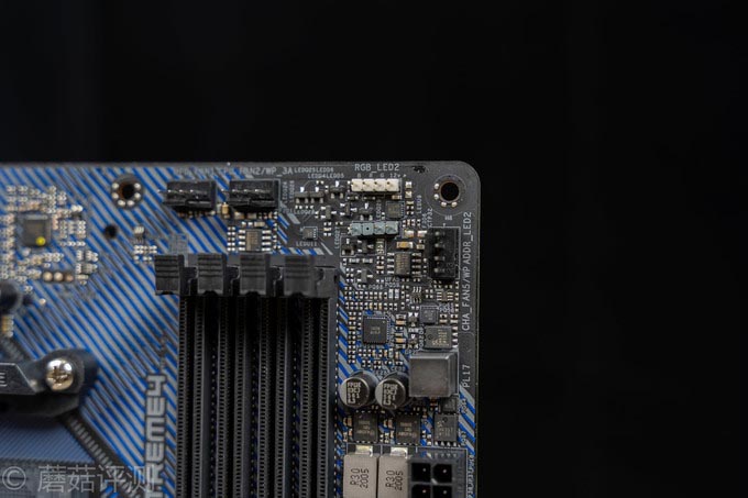 一块性价比超高的B550主板、华擎(ASRock)B550 Extreme4极限玩家主板 评测