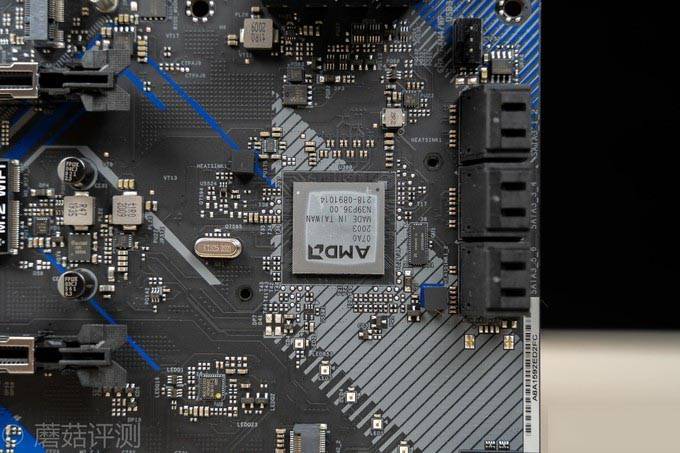 一块性价比超高的B550主板、华擎(ASRock)B550 Extreme4极限玩家主板 评测