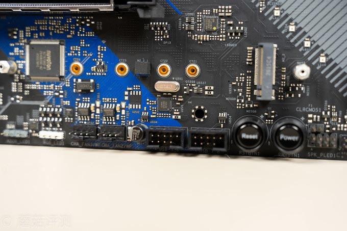 一块性价比超高的B550主板、华擎(ASRock)B550 Extreme4极限玩家主板 评测