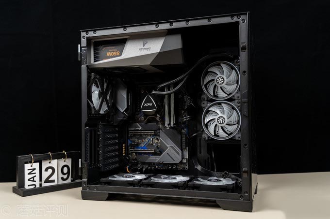 一块性价比超高的B550主板、华擎(ASRock)B550 Extreme4极限玩家主板 评测