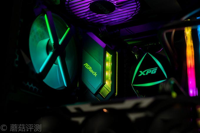 一块性价比超高的B550主板、华擎(ASRock)B550 Extreme4极限玩家主板 评测