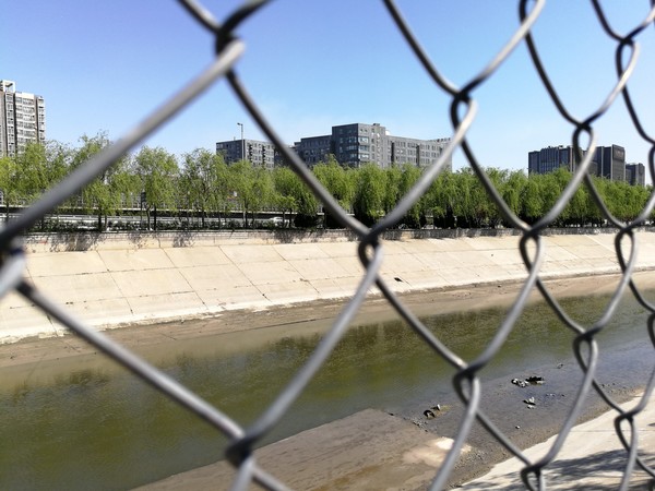 华为p10plus和三星S8哪个好？三星s8与华为P10plus拍照对比评测图解