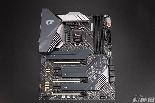 iGame Z490 Vulcan X主板评测：均衡的十代酷睿座驾