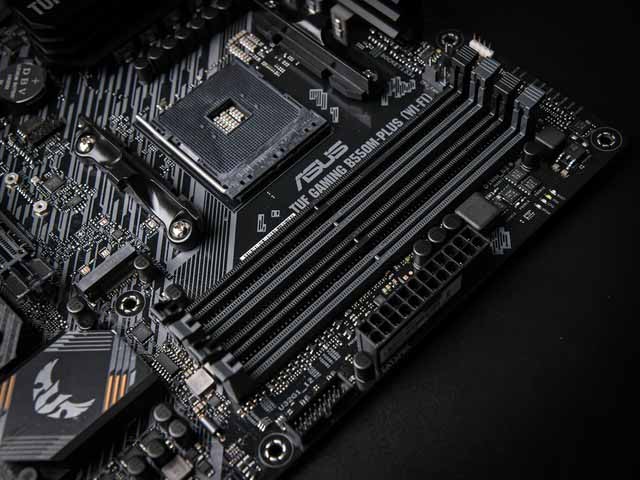 一炮带飞3800XT 华硕B550重炮手WiFi主板评测