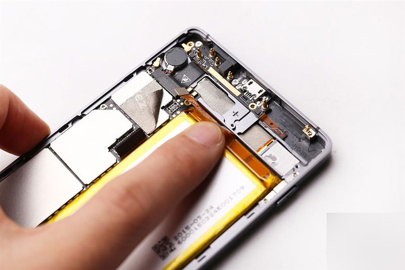 无边框到底如何？nubia Z9真机大拆解