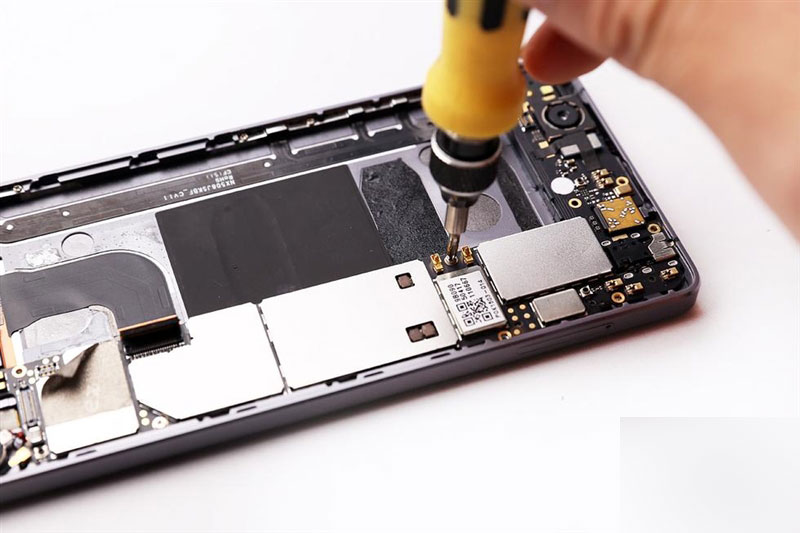 无边框到底如何？nubia Z9真机大拆解