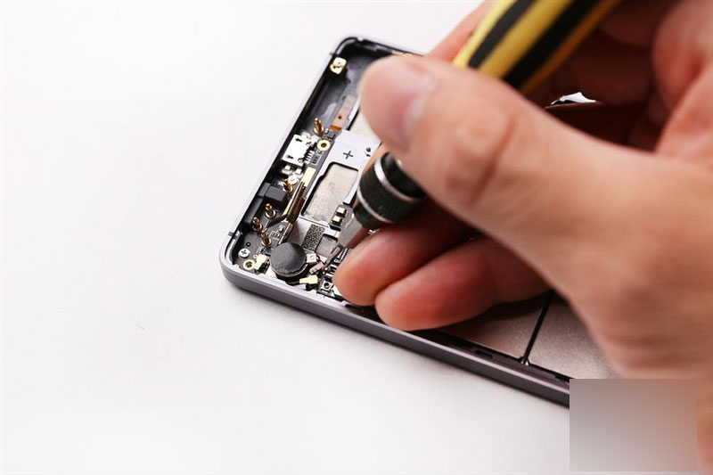 无边框到底如何？nubia Z9真机大拆解