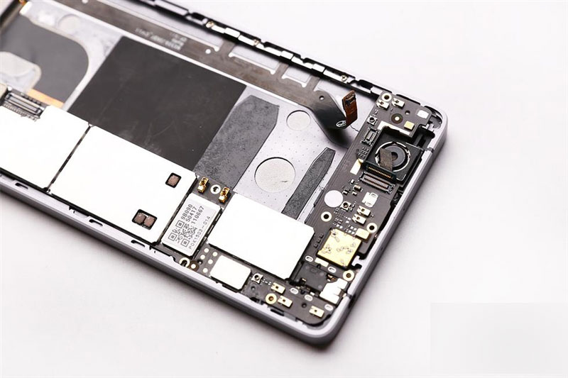 无边框到底如何？nubia Z9真机大拆解