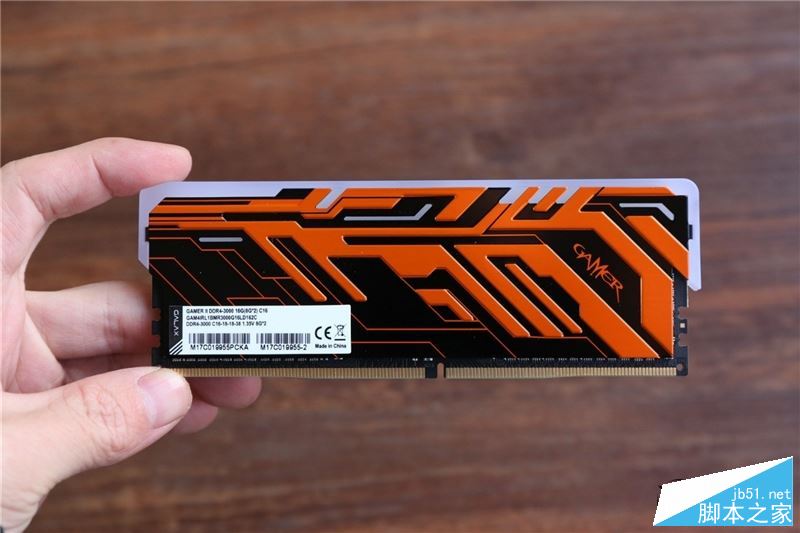 七彩RGB灯效!影驰GAMER II内存评测:稳定3000MHz