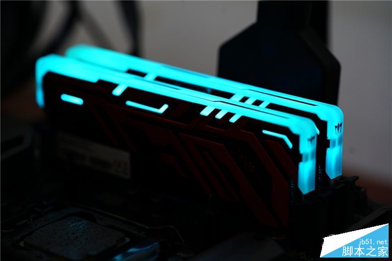 七彩RGB灯效!影驰GAMER II内存评测:稳定3000MHz