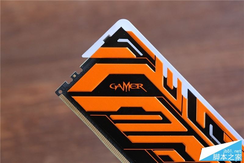 七彩RGB灯效!影驰GAMER II内存评测:稳定3000MHz