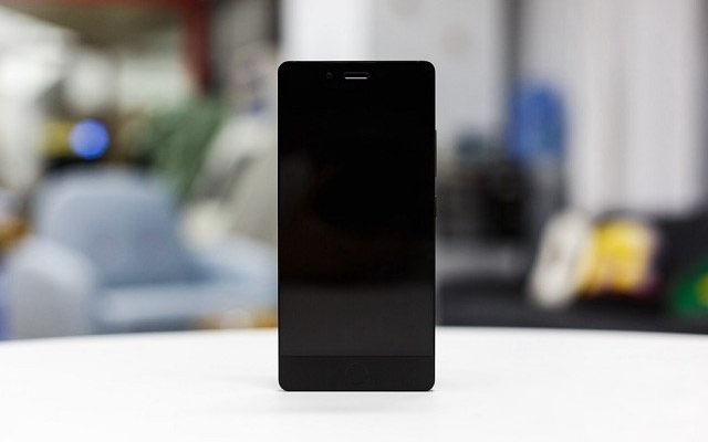 坚果Pro和小米5C哪个好？小米5C对比坚果Pro评测