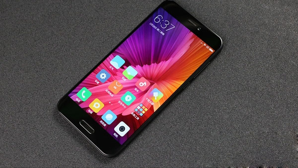 坚果Pro和小米5C哪个好？小米5C对比坚果Pro评测